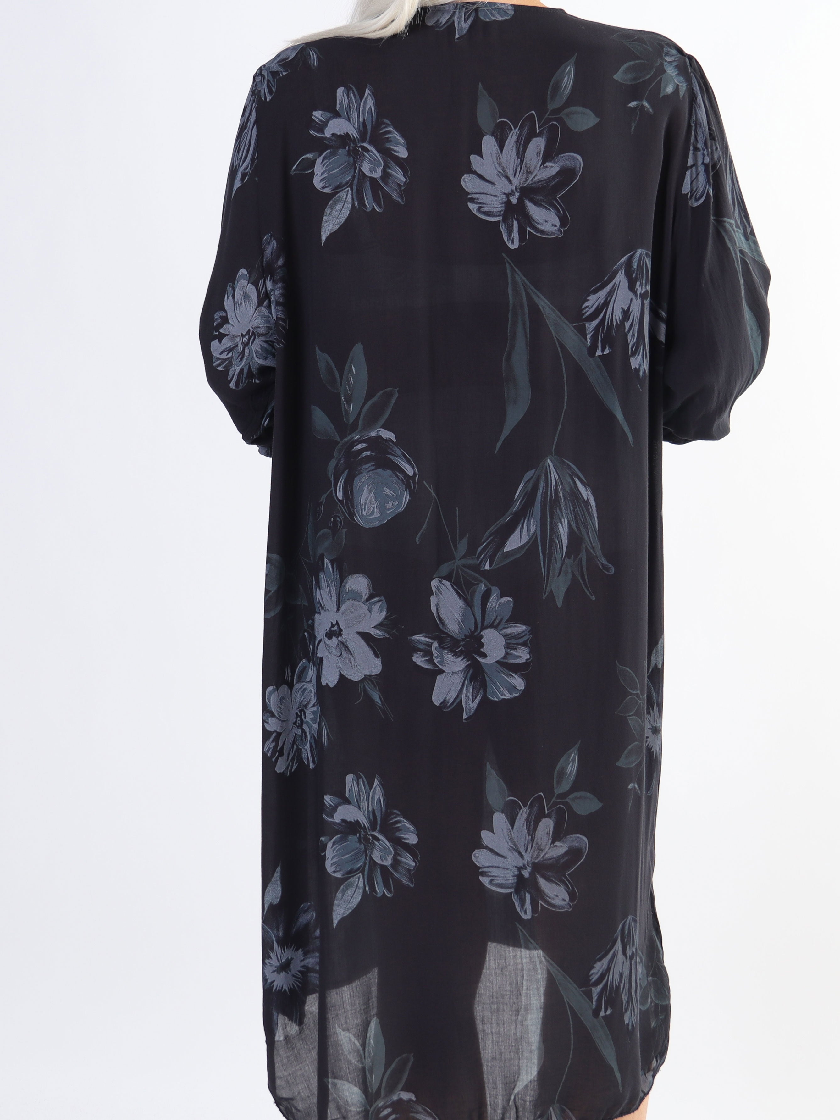 Jaana - Sød plus size tunikakjole med flæser foran